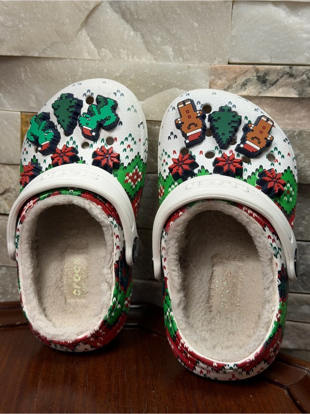 Kids Sz 7 Crocs Classic Lined White Holiday Charm Ugly Christmas Sweater Clogs
